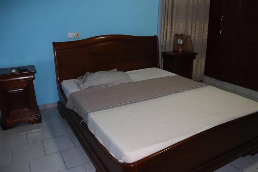 Residence Jeanne A Yaounde Odza Messamengo ภายนอก รูปภาพ
