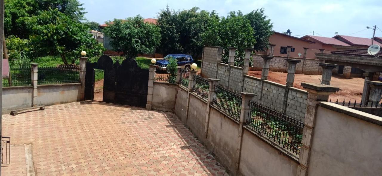 Residence Jeanne A Yaounde Odza Messamengo ภายนอก รูปภาพ